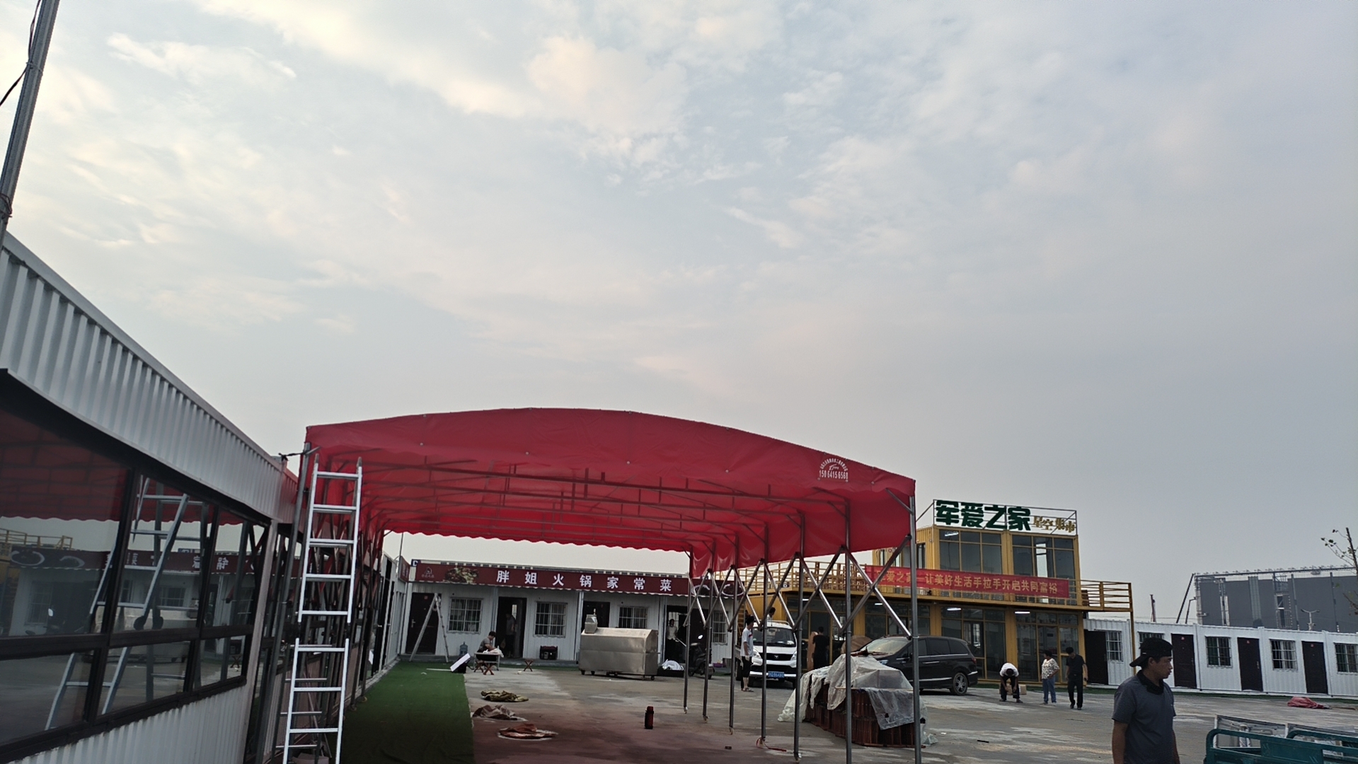 濟(jì)南伸縮棚的伸縮原理與技術(shù)實(shí)現(xiàn)